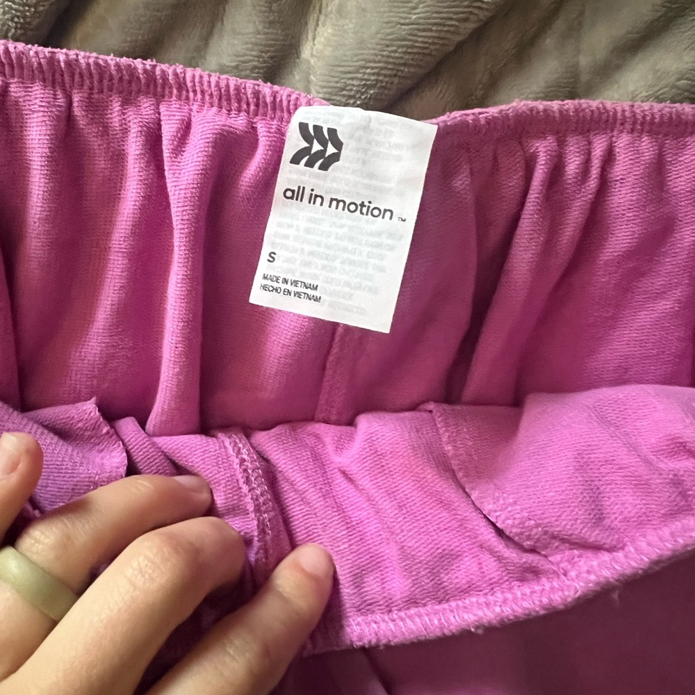 Lounge shorts worn once - Picture 4 of 6